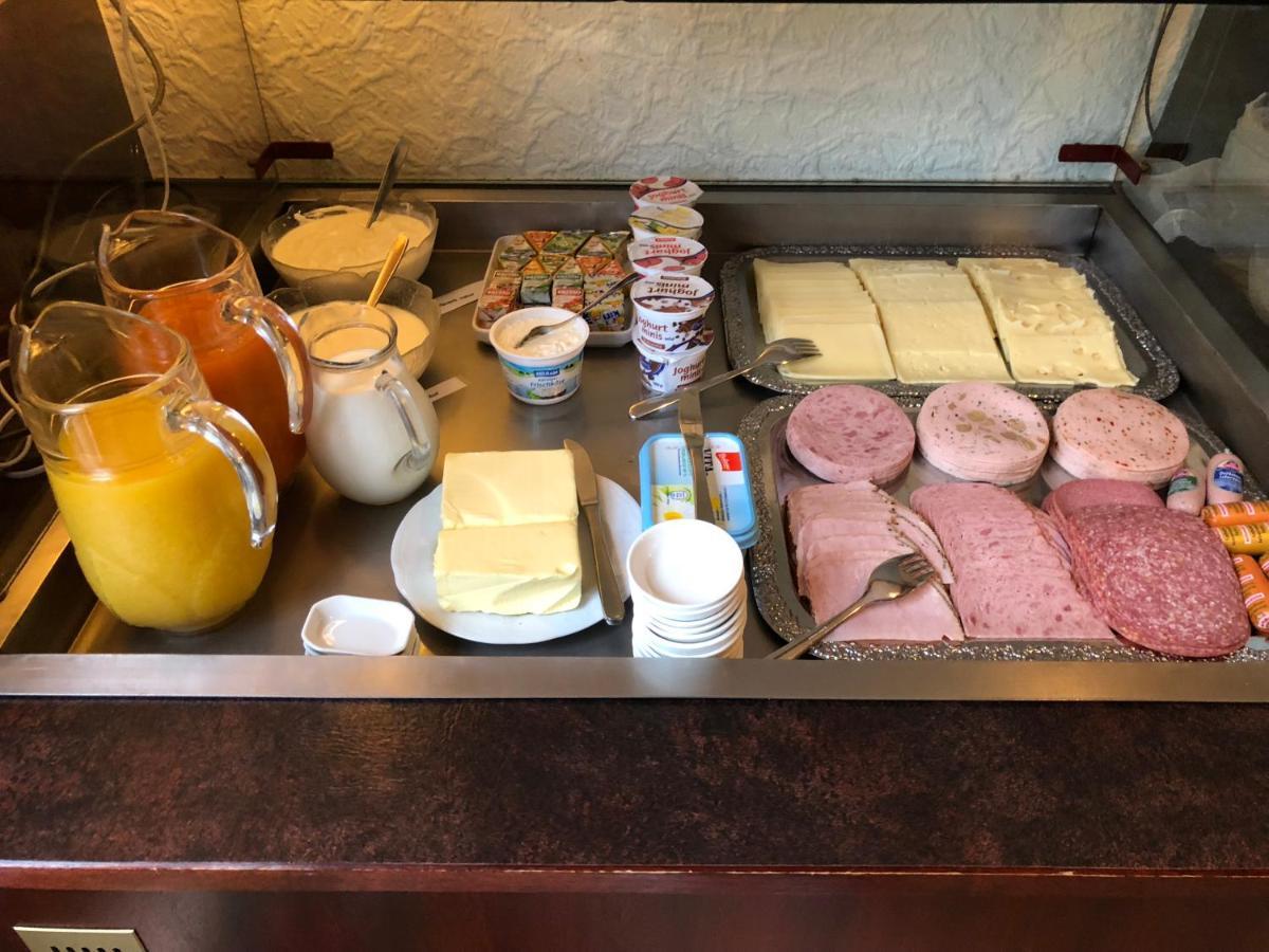 Hotel Garni "Cafe Im Hamm" Zell an der Mosel Ngoại thất bức ảnh