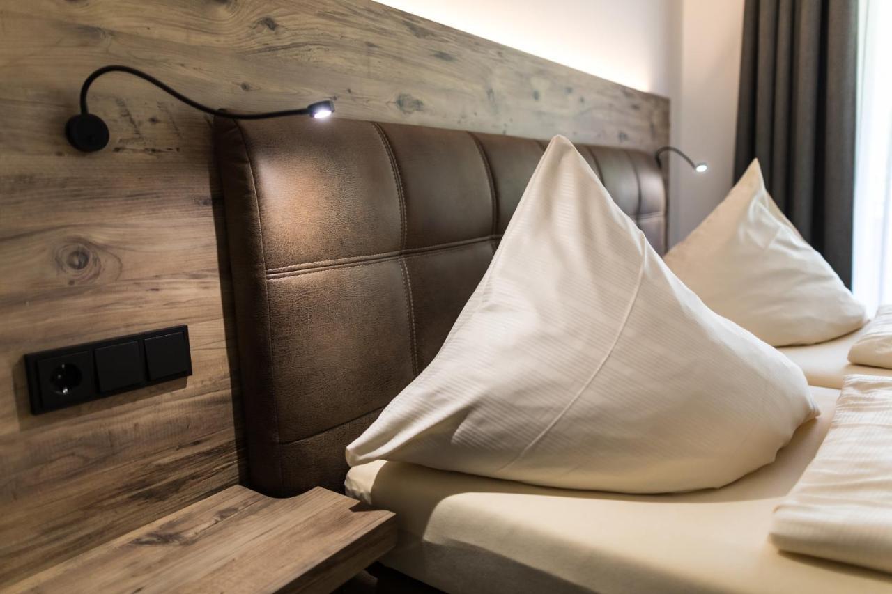 Hotel Garni "Cafe Im Hamm" Zell an der Mosel Ngoại thất bức ảnh