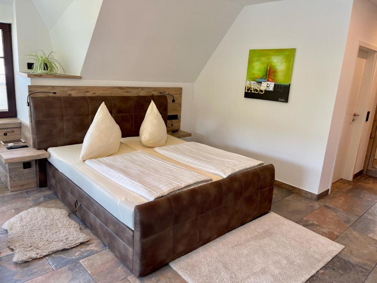 Hotel Garni "Cafe Im Hamm" Zell an der Mosel Ngoại thất bức ảnh